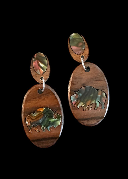 OVAL BISON WALNUT EARRINGS | MULTICOLOR